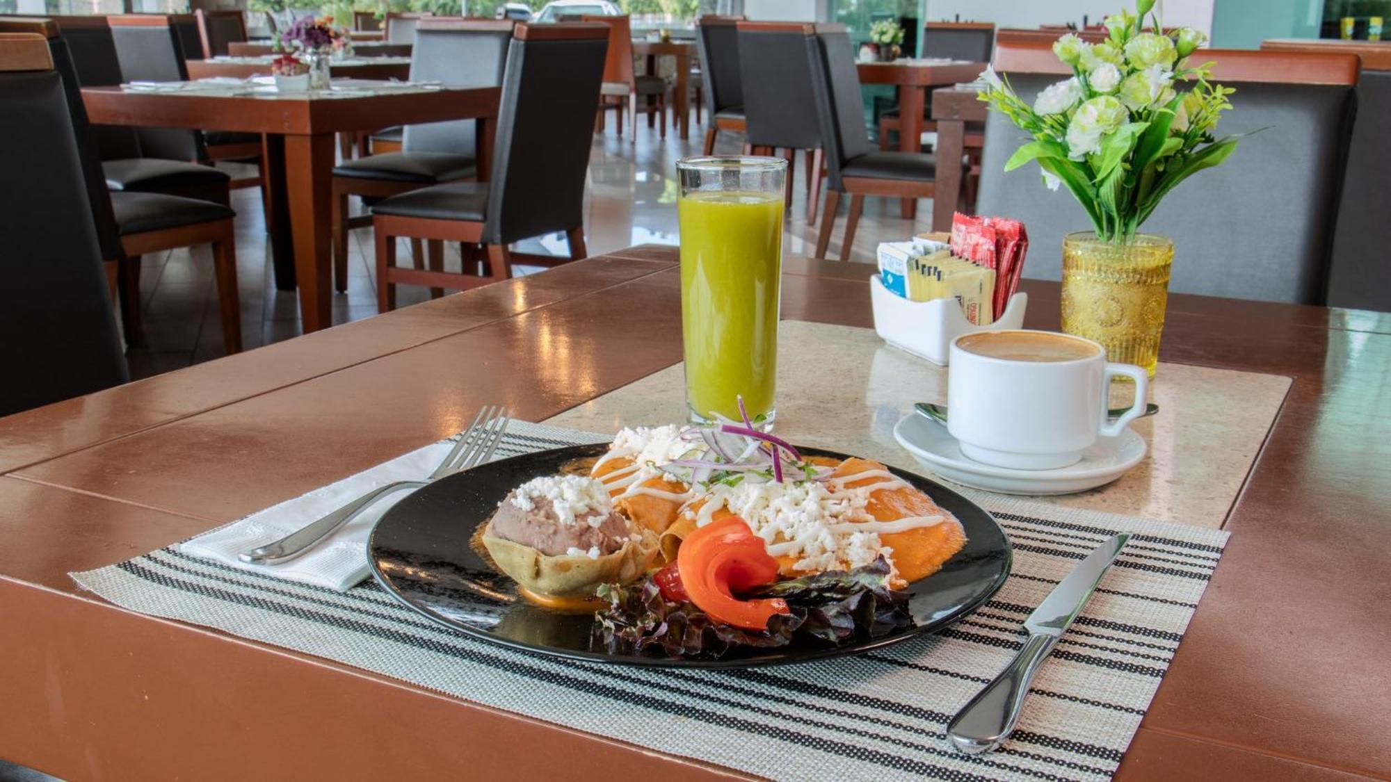 Holiday Inn Queretaro Zona Krystal By Ihg Eksteriør billede